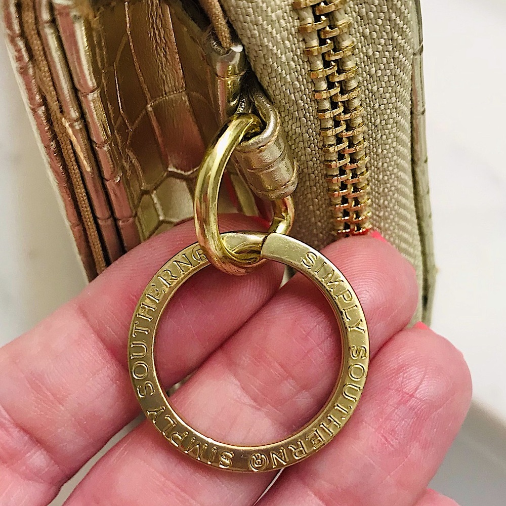 🆕🔥SIMPLY SOUTHERN SUPER CHIC&BEAUTIFUL GOLD COLORED WRISTLET AND OR CROSSBODY - Picture 12 of 14